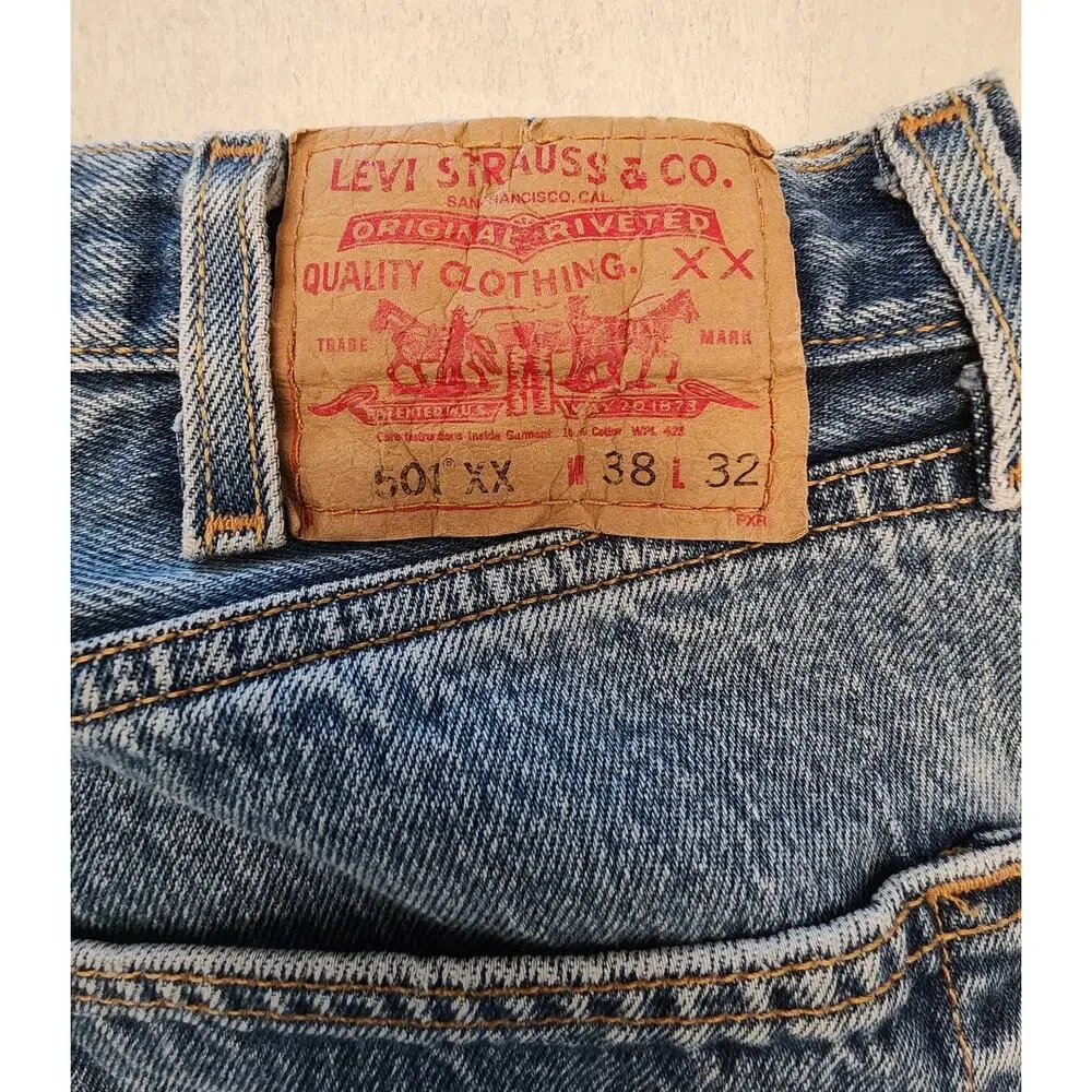 Levis 501 XX Jeans Mens 38x32 Light Wash Denim Button Fly - Picture 4 of 12